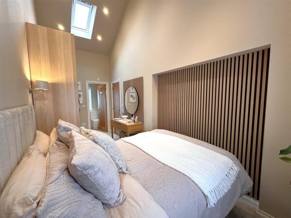 Riverside Road, Newark