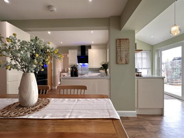 Riverside Road, Newark