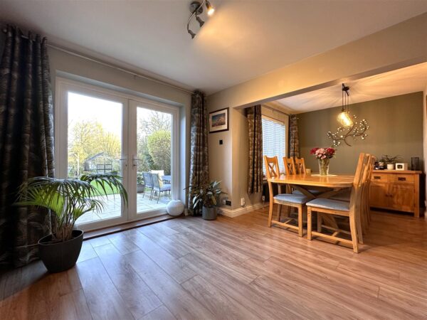 De Havilland Way, Newark