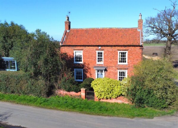 Coltons Farmhouse, Brough Lane, Brough, Newark