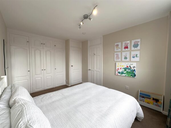 Nursery Avenue, Farndon, Newark