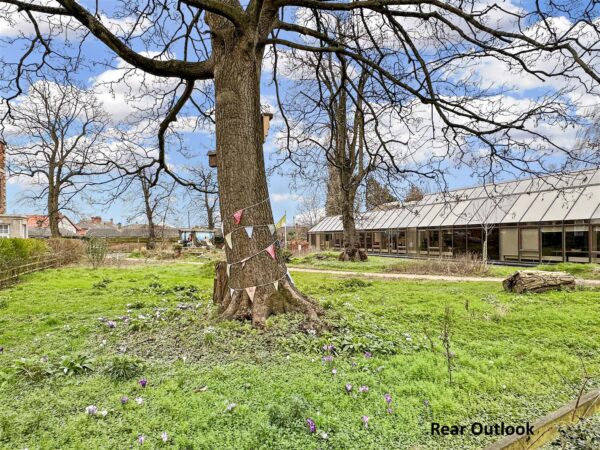 GROUND FLOOR APARTMENT, Bishops Place, Balderton Gate, Newark