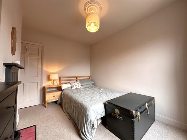 Southend Avenue, Newark