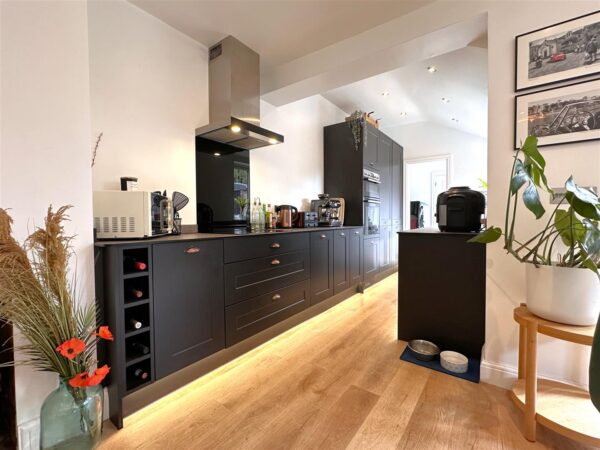 Southend Avenue, Newark