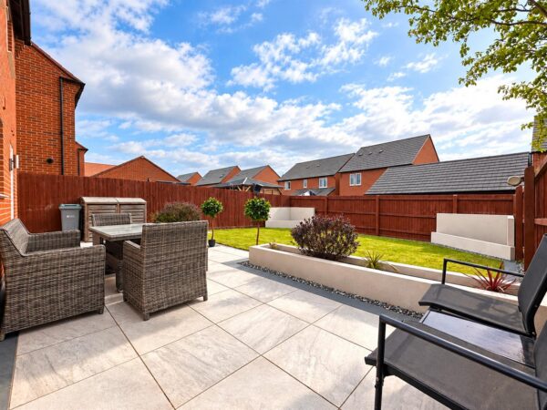 Charters Drive, Middlebeck, Newark
