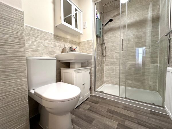 Phoenix Lane, Fernwood, Newark