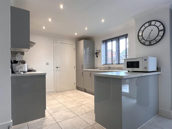 Charters Drive, Middlebeck, Newark