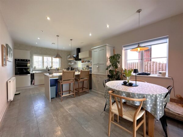 Alexander Mews, Balderton, Newark