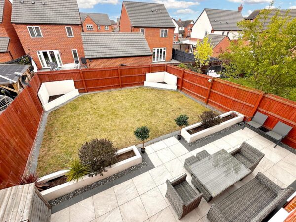 Charters Drive, Middlebeck, Newark