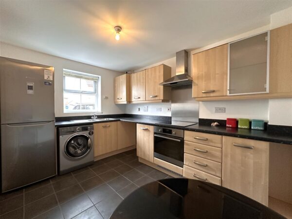 Goldstraw Lane, Fernwood, Newark