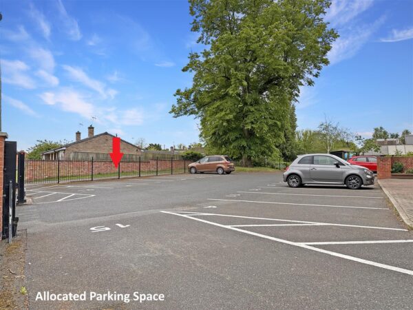 GROUND FLOOR APARTMENT, Bishops Place, Balderton Gate, Newark