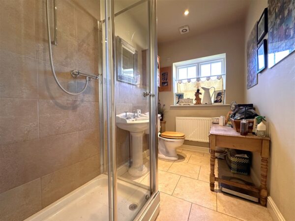 Coltons Farmhouse, Brough Lane, Brough, Newark