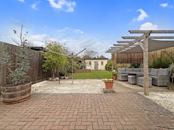 Riverside Road, Newark