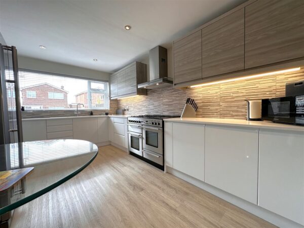 Nursery Avenue, Farndon, Newark