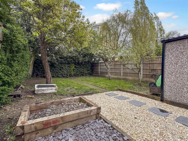 Southend Avenue, Newark