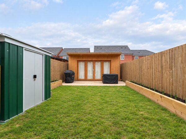 Phoenix Lane, Fernwood, Newark
