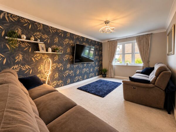Charters Drive, Middlebeck, Newark