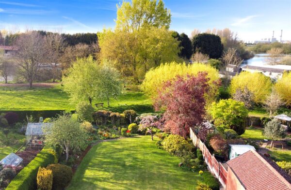 North End, Farndon, Newark