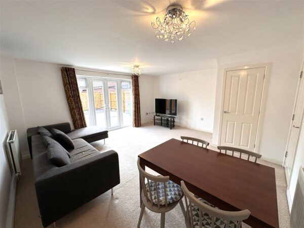 Goldstraw Lane, Fernwood, Newark