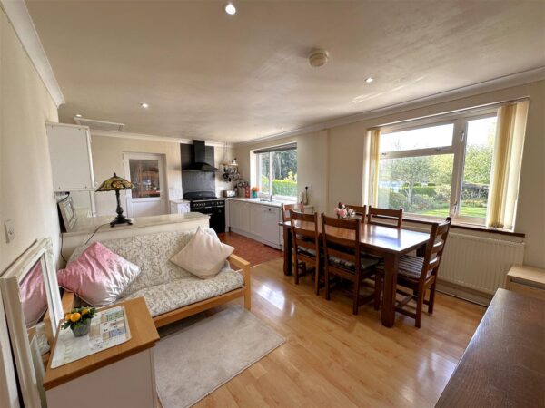 North End, Farndon, Newark