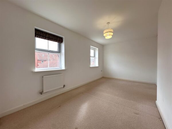 Goldstraw Lane, Fernwood, Newark