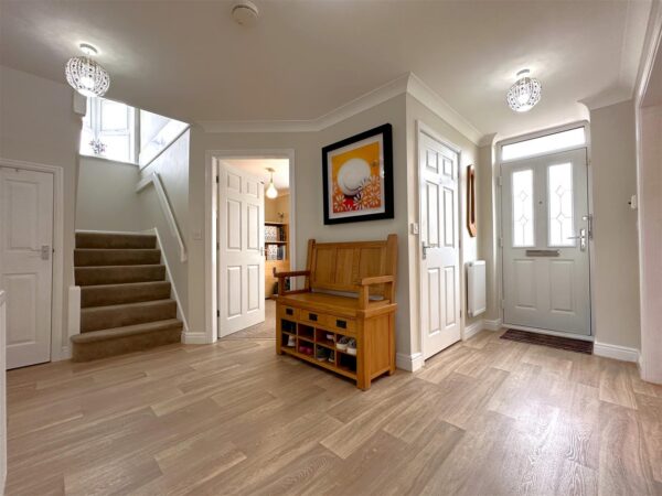 Carnell Lane, Fernwood, Newark