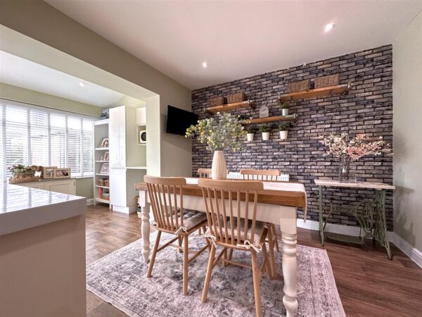 Riverside Road, Newark