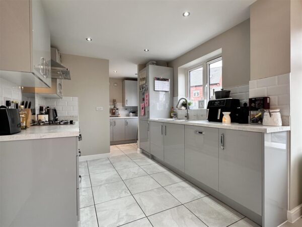 Charters Drive, Newark