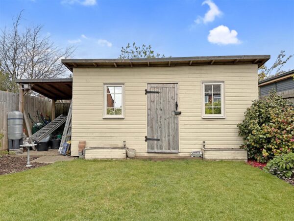 Riverside Road, Newark