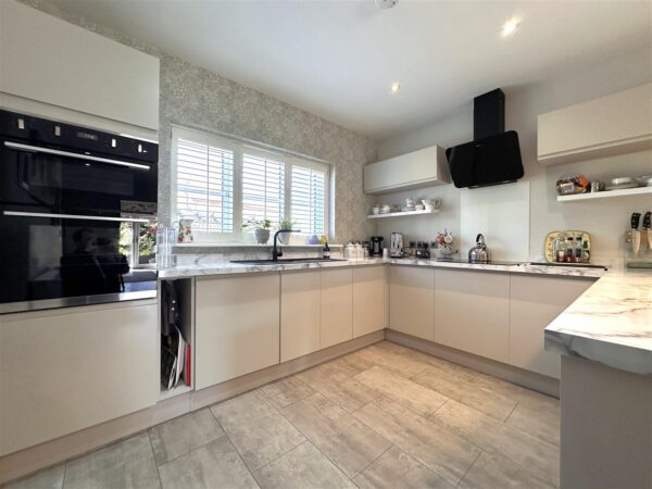 Alexander Mews, Balderton, Newark