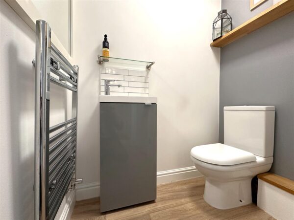 Carnell Lane, Fernwood, Newark