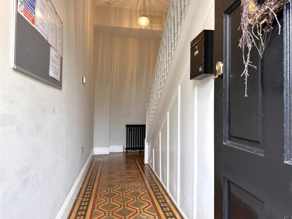 GROUND FLOOR APARTMENT, Bishops Place, Balderton Gate, Newark