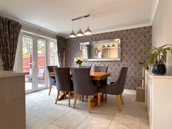 Charters Drive, Middlebeck, Newark