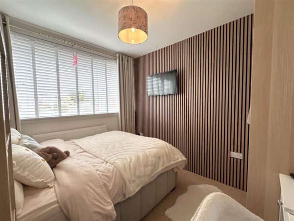 Riverside Road, Newark