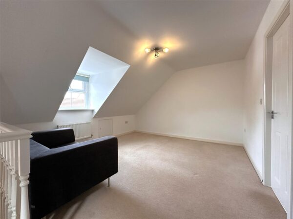 Goldstraw Lane, Fernwood, Newark