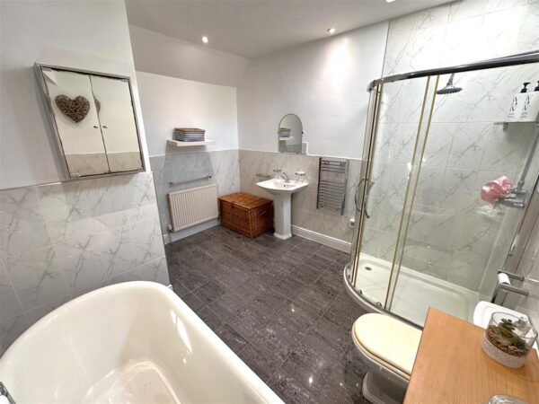 Little Hollies, The Close, Averham, Newark