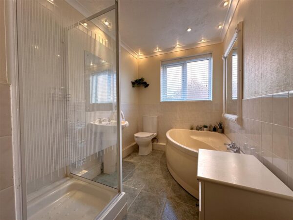 North End, Farndon, Newark