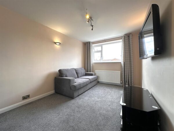 Nursery Avenue, Farndon, Newark