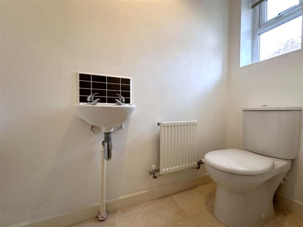 Goldstraw Lane, Fernwood, Newark