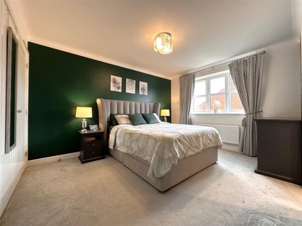 Charters Drive, Middlebeck, Newark