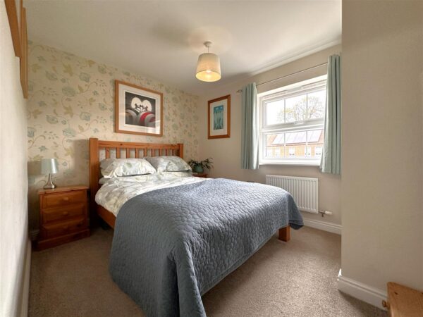 Carnell Lane, Fernwood, Newark