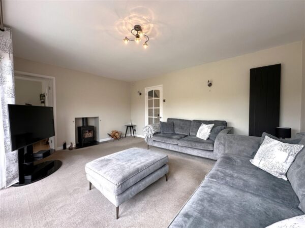 Nursery Avenue, Farndon, Newark