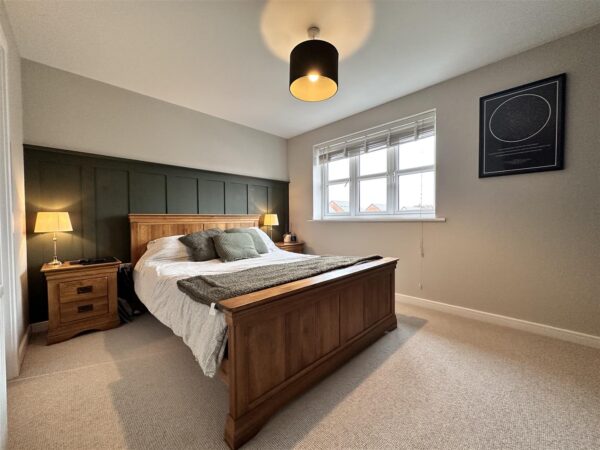 Charters Drive, Newark