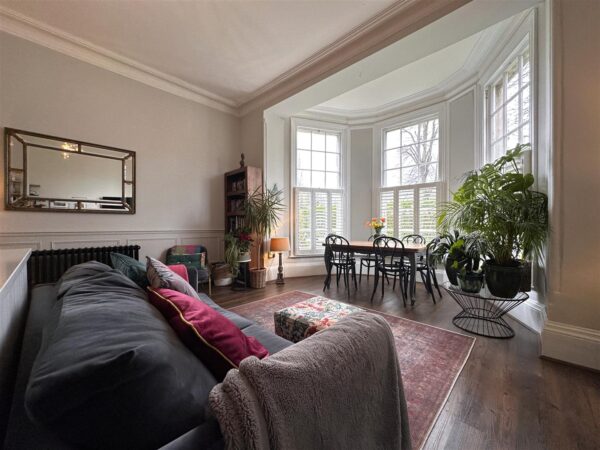 GROUND FLOOR APARTMENT, Bishops Place, Balderton Gate, Newark