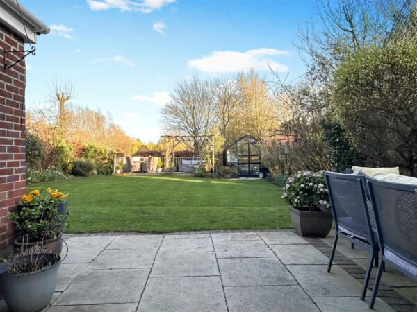 De Havilland Way, Newark