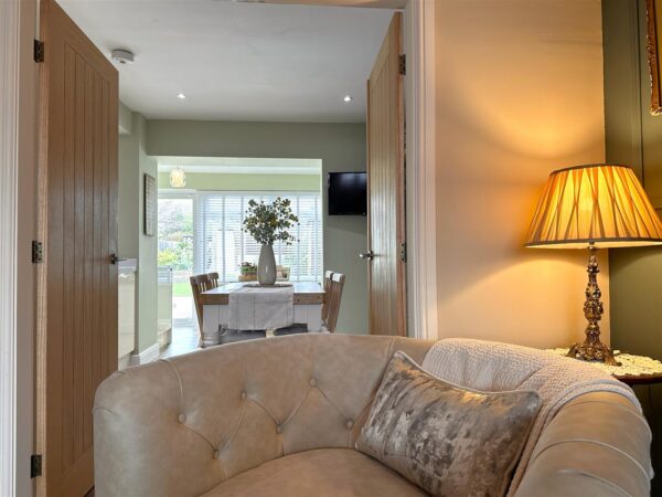 Riverside Road, Newark