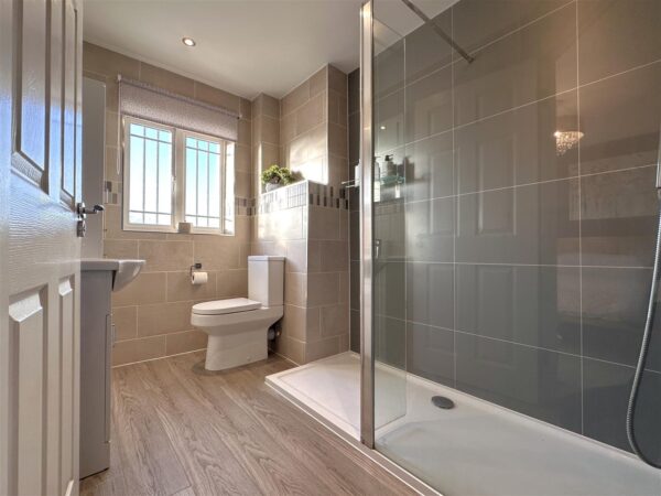 De Havilland Way, Newark