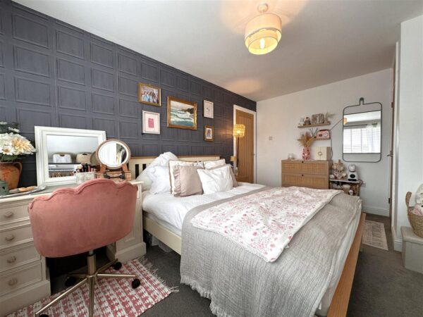 Riverside Road, Newark