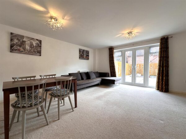 Goldstraw Lane, Fernwood, Newark