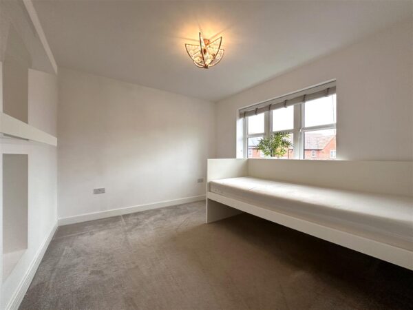 Charters Drive, Middlebeck, Newark